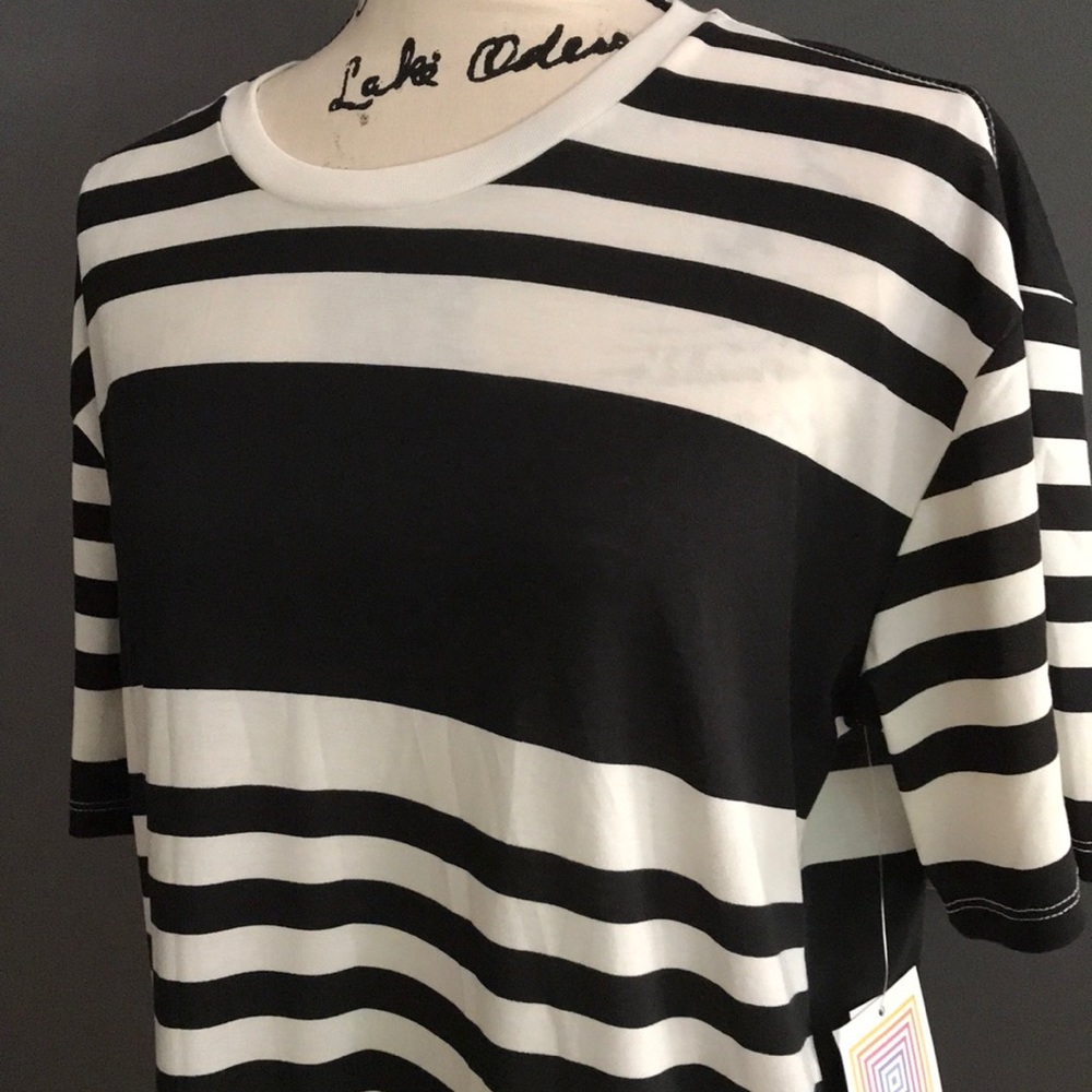 Black & White Striped Short-sleeved unisex tee | LuLaRoe Hudson - Picture 2 of 9